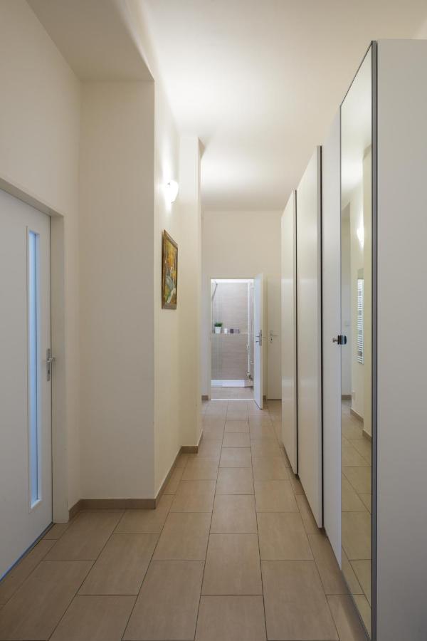 Homey Flat In Vinohrady By Days Apartment