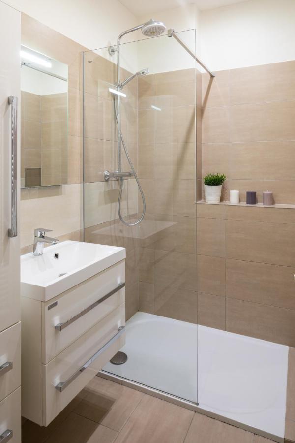 Apartment Homey Flat In Vinohrady By Days Prag